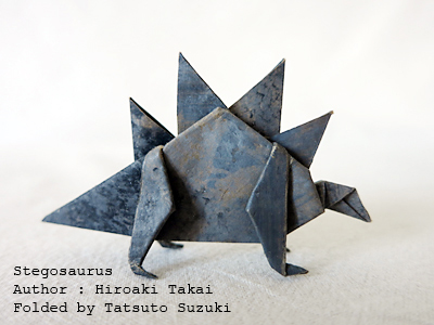 Photo Origami Stegosaurus, Author : Hiroaki Takai, Folded by Tatsuto Suzuki